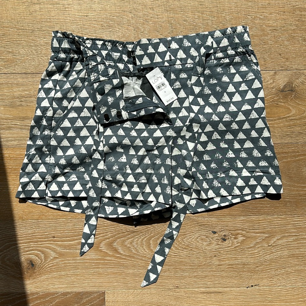 LOFT triangle shorts grey belted size 4